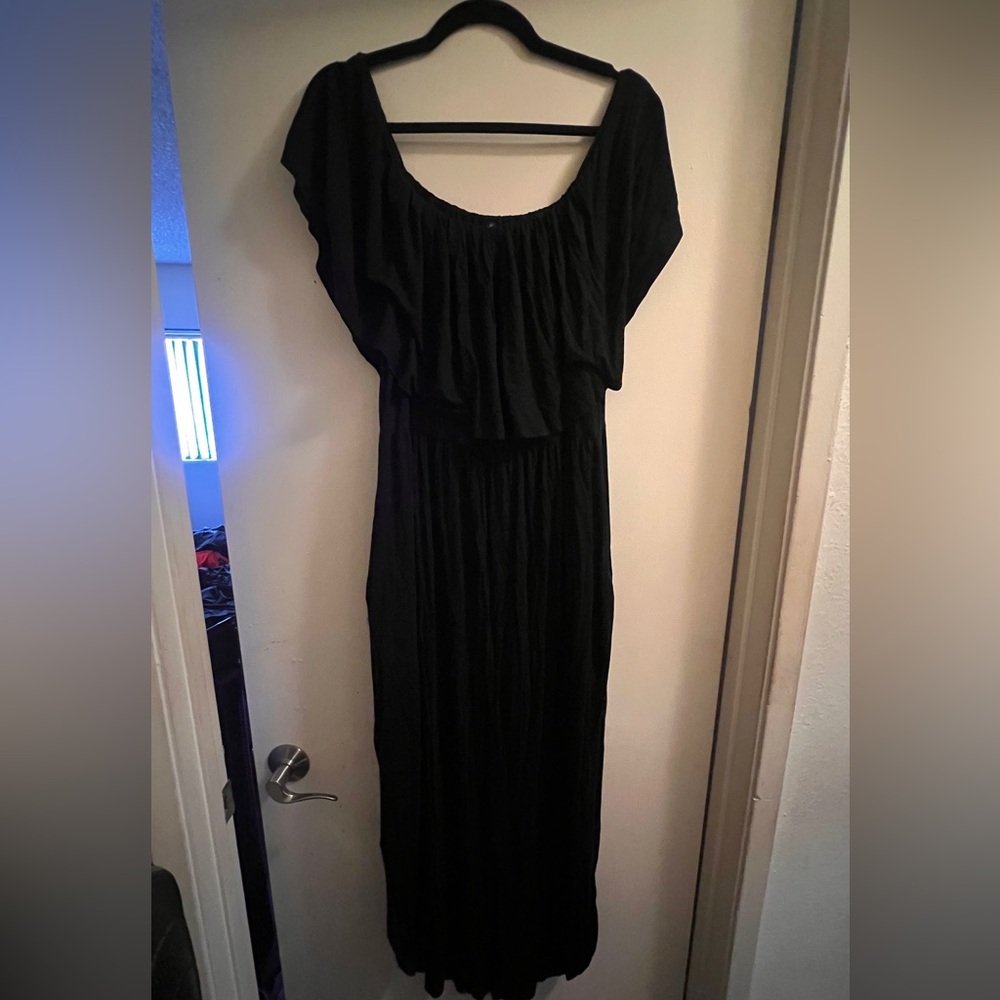 Elegant Black Maxi Dress
